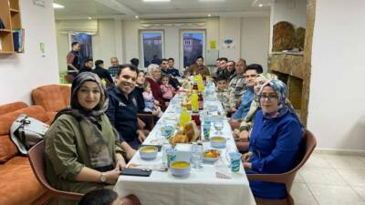 Ağaçören’de düzenlenen iftar programında Kaymakam Metin Korkmaz, emniyet personeliyle bir