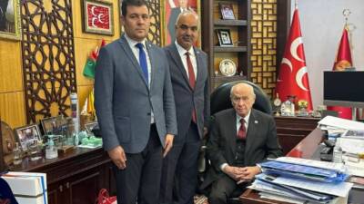 Devlet Bahçeli ile görüşen Aksaray teşkilatı, görevde olduklarını açıkladı; değişim