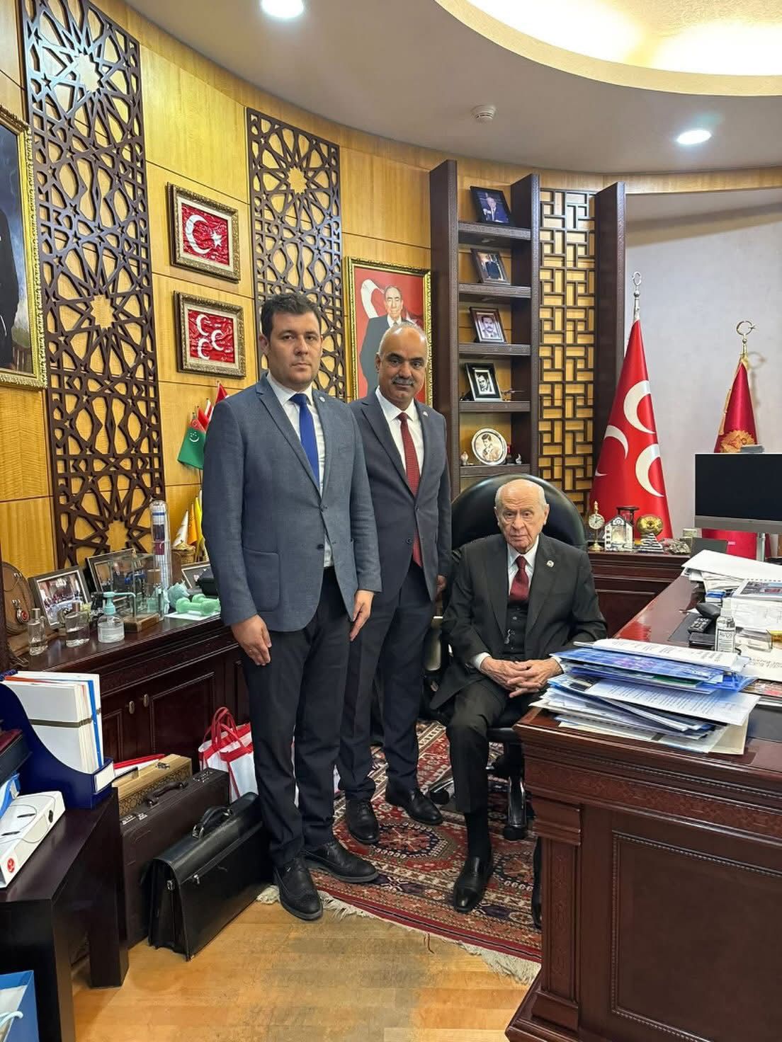 Devlet Bahçeli ile görüşen Aksaray teşkilatı, görevde olduklarını açıkladı; değişim