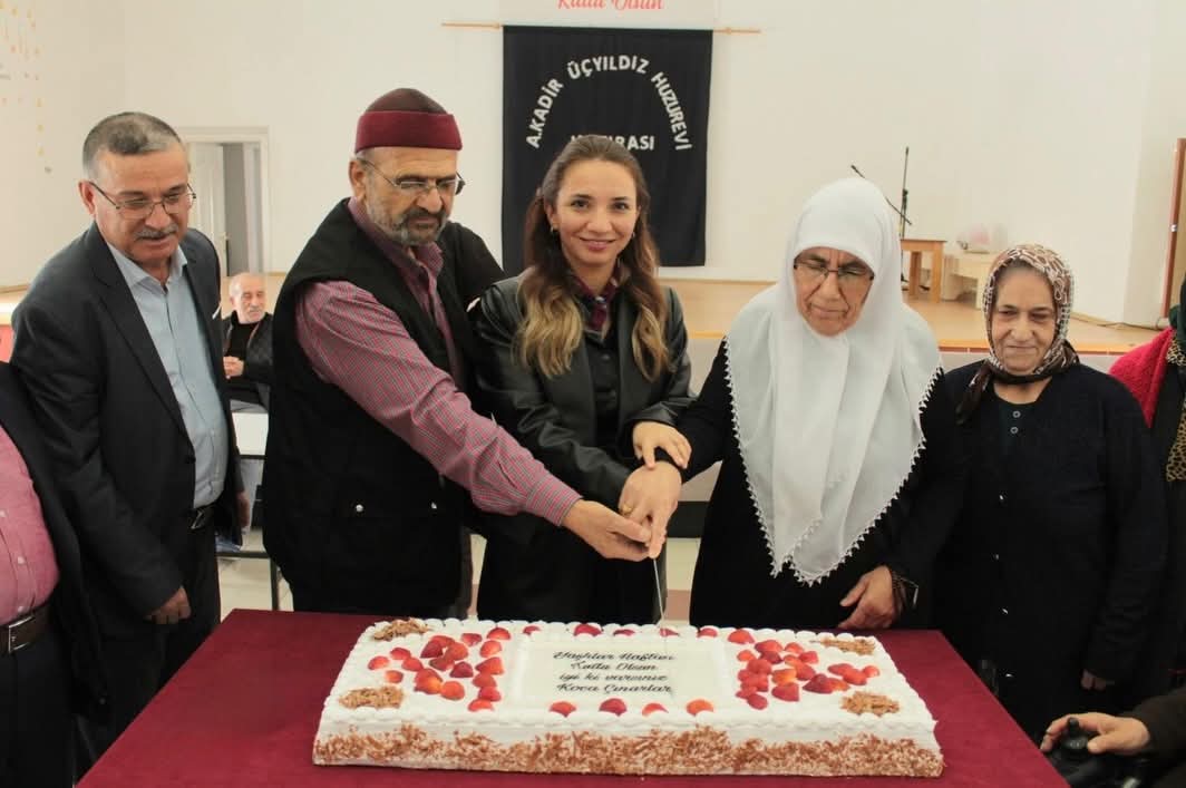 Aksaray’da Yaşlılara Saygı Haftası kapsamında huzurevi sakinleri ziyaret edildi. İl