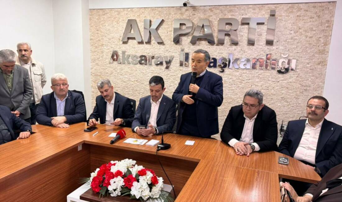 Aksaray AK Parti teşkilatı, parti binasında düzenlenen programda milletvekilleri, il