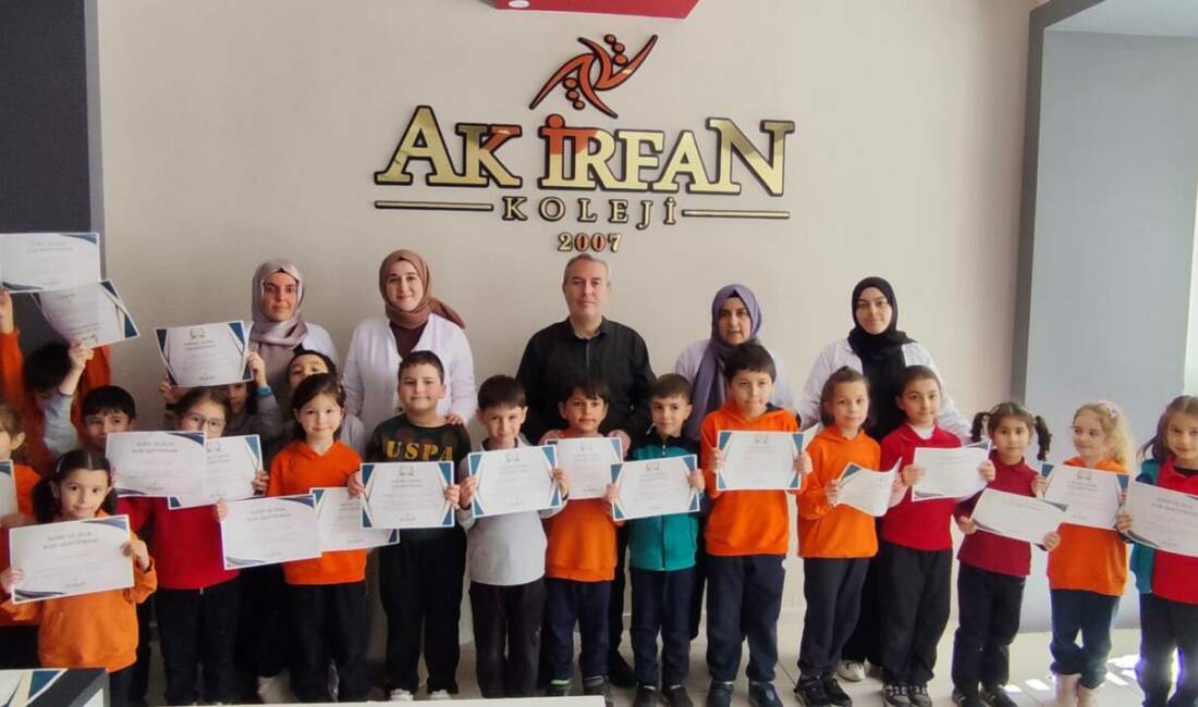 İlkokul öğrencileri, Kur’an-ı Kerim okuma sürecini başarıyla tamamlayarak düzenlenen törenle