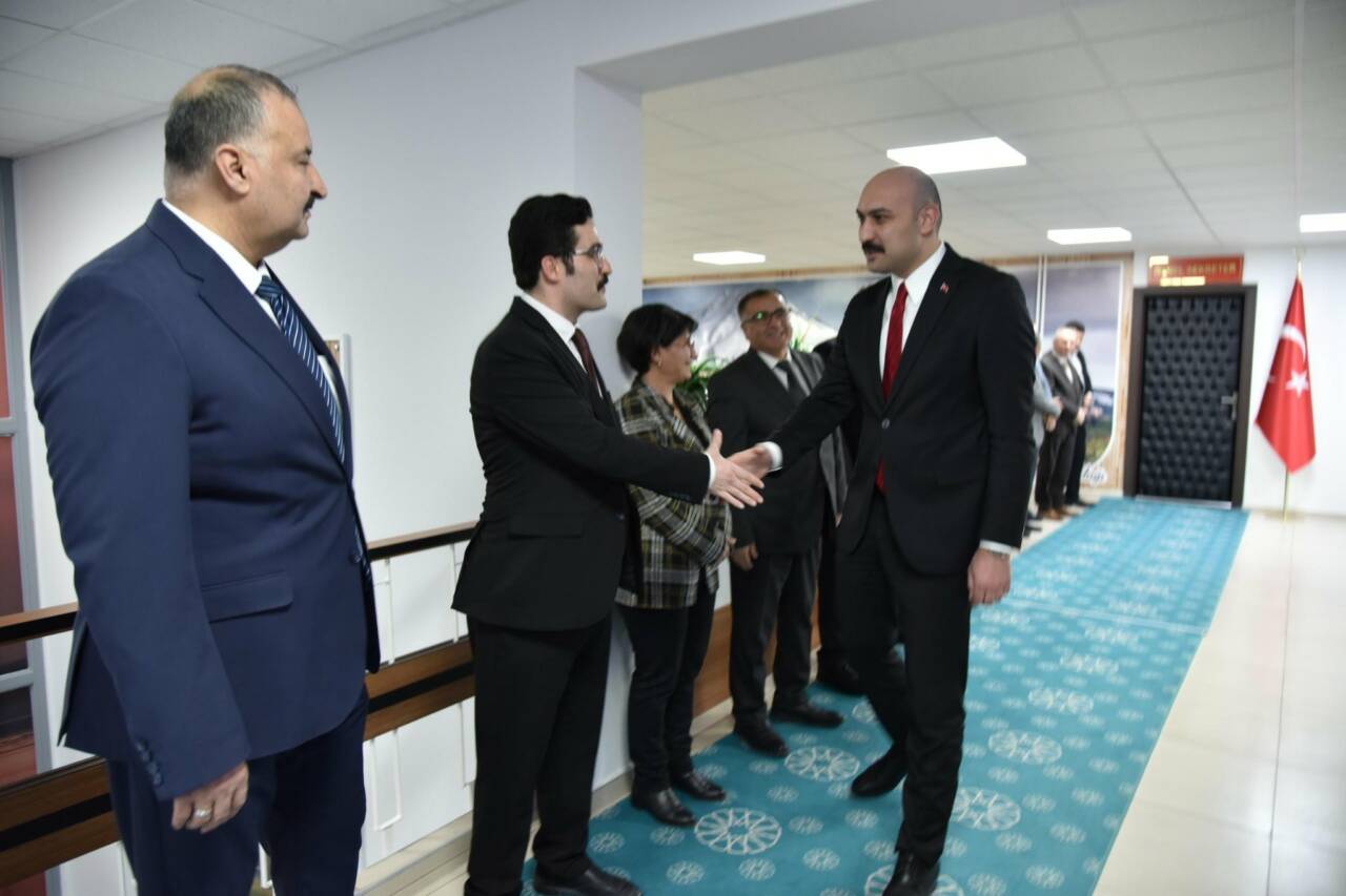 Aksaray İl Özel İdaresi’nde Ramazan Bayramı kapsamında bayramlaşma programı düzenlendi.
