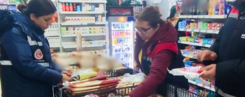 Aksaray’da Şubat-Mart 2026 döneminde 444 gıda denetimi yapılırken, mevzuata aykırı