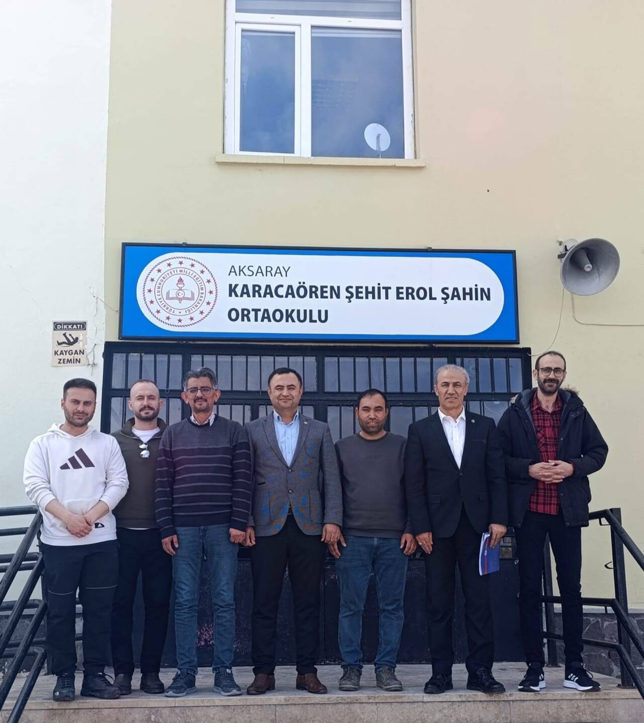 Aksaray’da eğitim çalışanlarının sesi sahada dinlenmeye devam ediyor. Eğitim-Bir-Sen Aksaray