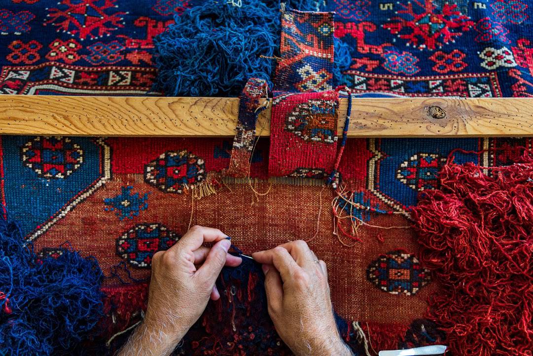 Aksaray’da halı dokumacılığı ve tamiri, kök boya geleneği ve usta-çırak