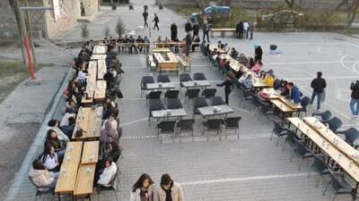 Aksaray’da Şehit Fatih Gökkaya Ortaokulu tarafından düzenlenen iftar programında okul