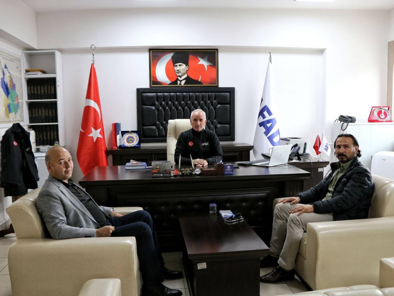 Kızılay Aksaray Şube Başkanı Fırat Oruç’un AFAD İl Müdürü Adil