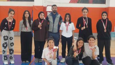 Okul Sporları Bilek Güreşi Turnuvası’nda üç birincilik dahil toplam 18