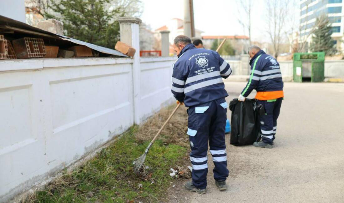 Aksaray Belediyesi, şehrin dört bir yanında yürüttüğü temizlik çalışmaları kapsamında