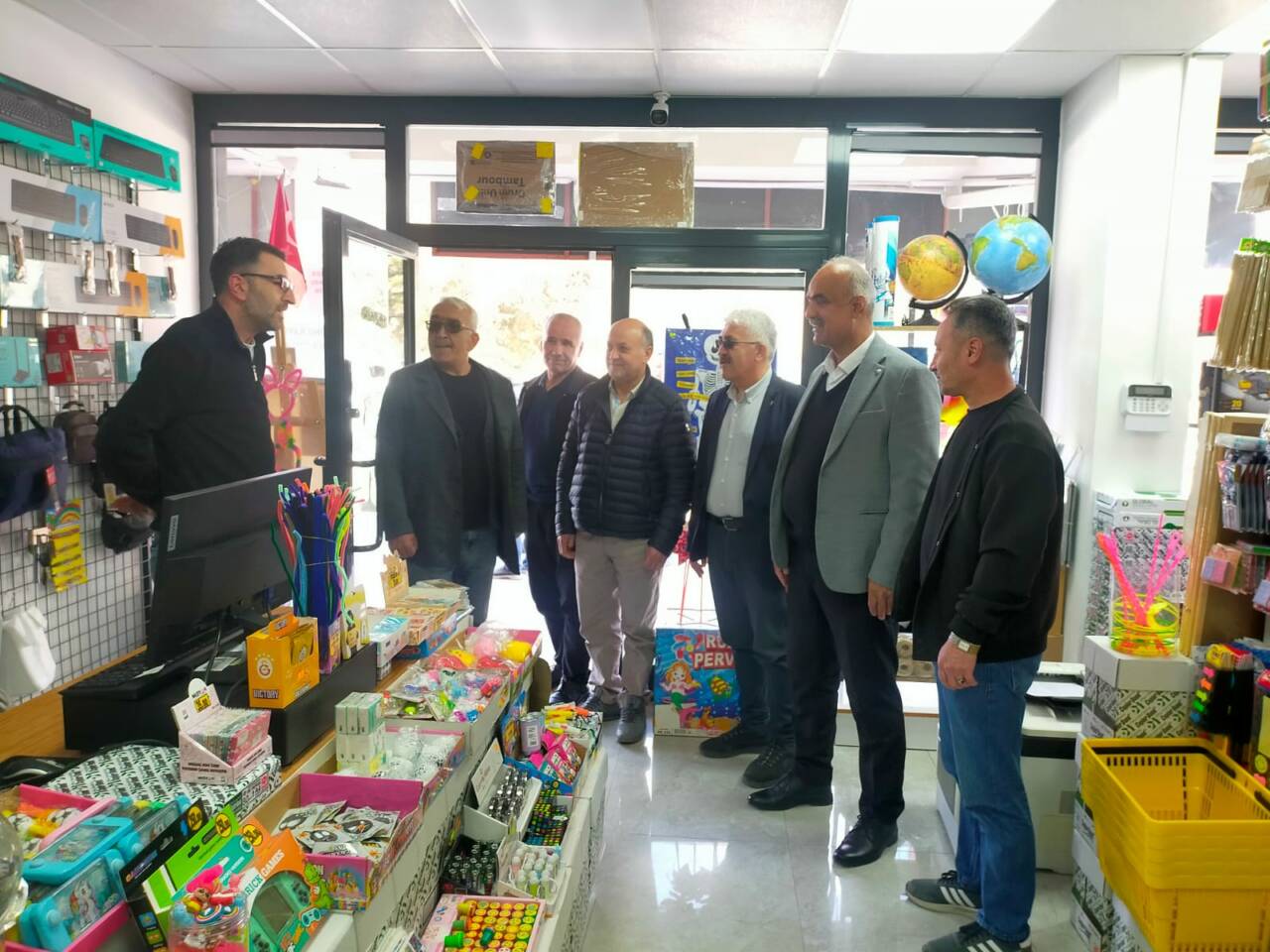 İl Başkanı Burhanettin Karataş ve teşkilat üyeleri, Ereğlikapı Mahallesi’nde cuma