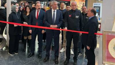 Aksaray’da Peygamber Efendimizin doğumunun 1500. yılı dolayısıyla tezhip ve ebru