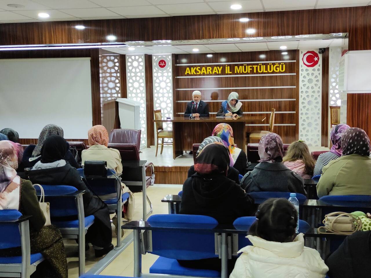 Aksaray İl Müftülüğü tarafından düzenlenen bilgilendirme ve istişare toplantısında, 4-6