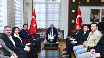 Aksaray Müteahhitler ve İş İnsanları Birliği Başkanı Abdullah Çavdar, beraberindeki