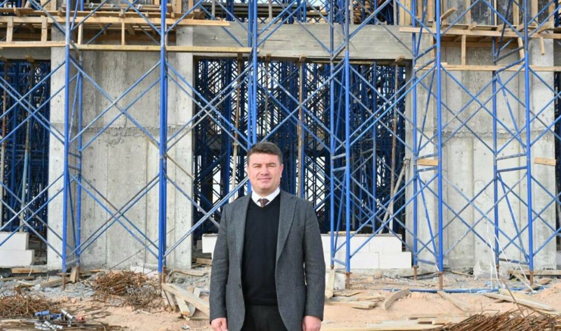 Aksaray Belediyesi tarafından Cumhuriyet Bulvarı üzerinde yapımı sürdürülen Gündüz Bakımevi,