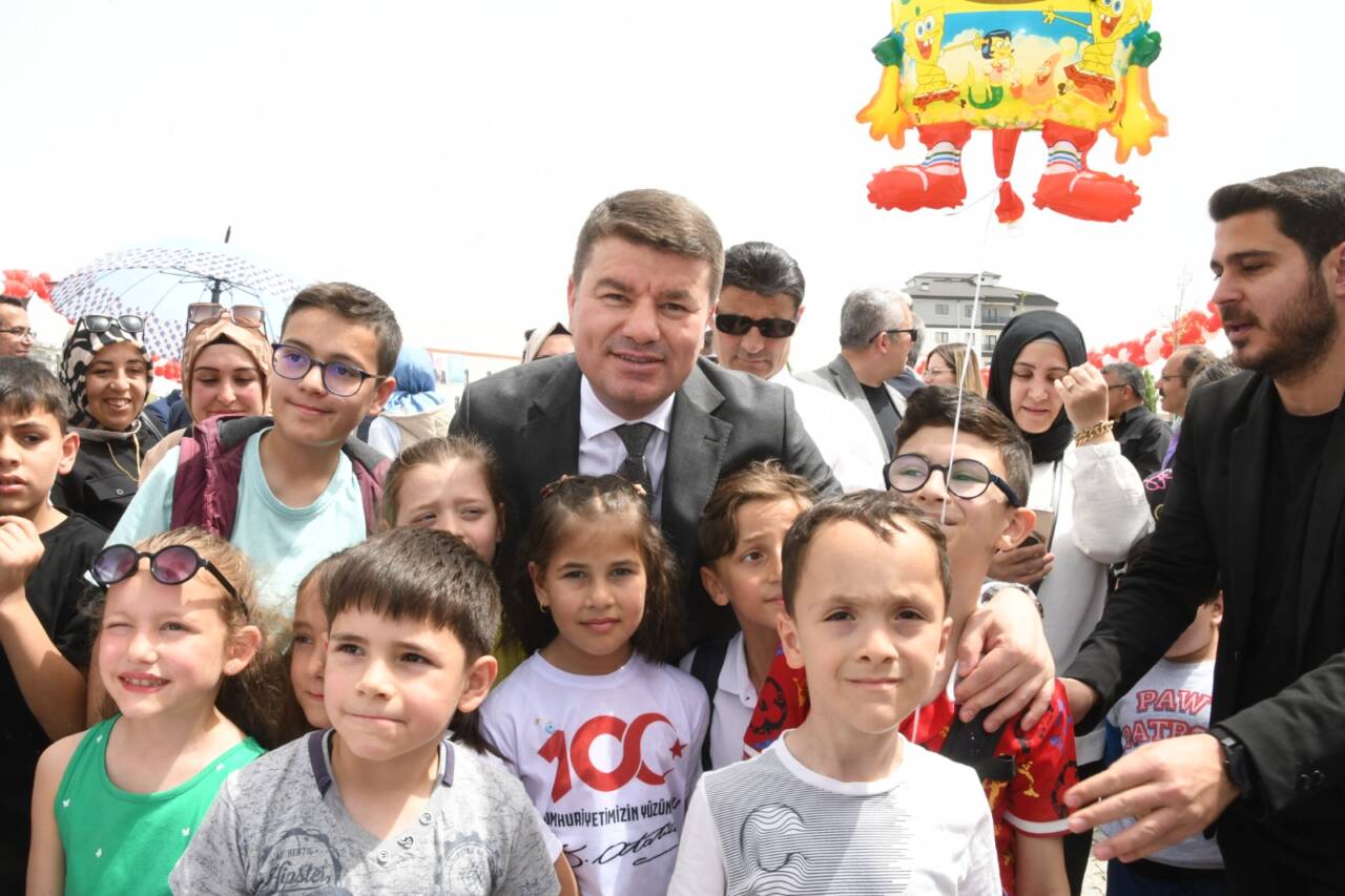 Belediye Başkanı Dr. Evren Dinçer, 23 Nisan Ulusal Egemenlik ve