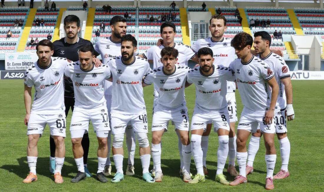 Aksarayspor 2-0’la galibiyeti kaçırdı! Aksarayspor, Ankara Demirspor karşısında 2-0 öne geçtiği maçta son dakikada