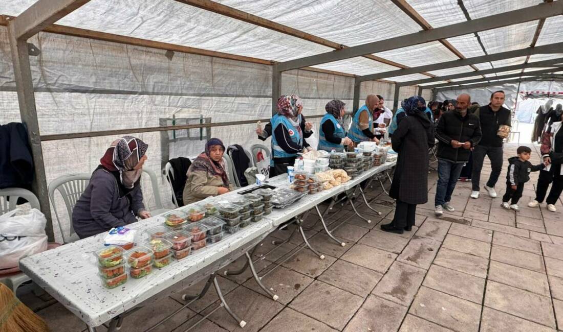 20-21 Nisan 2026’da Karamanoğlu Ulu Camii avlusunda açılan hayır çarşısında