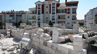 Aksaray Belediyesi, Çerdiğin Mahallesi’nde bulunan tarihi konağı ayağa kaldırmak için