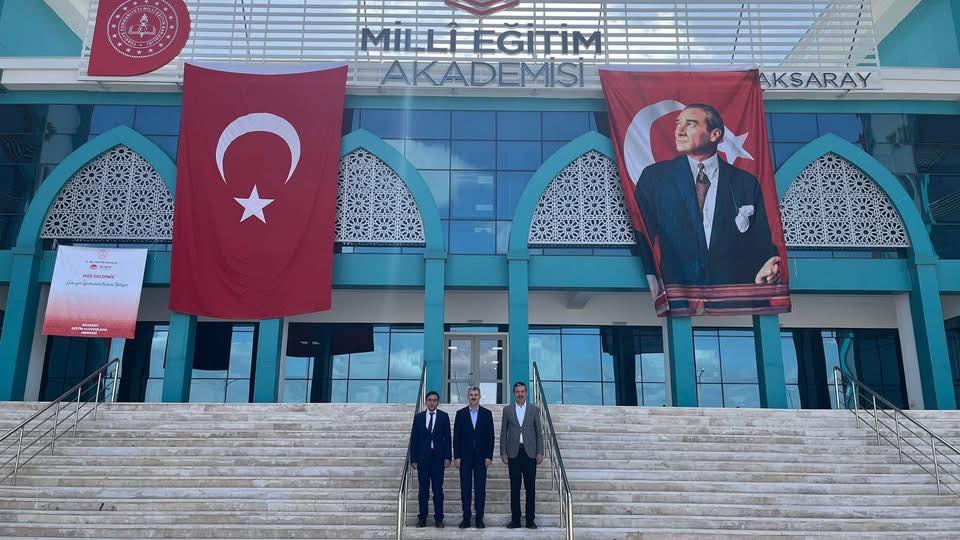 Aksaray’da Türkiye’nin en büyük Milli Eğitim Akademisi hizmete açıldı. AK