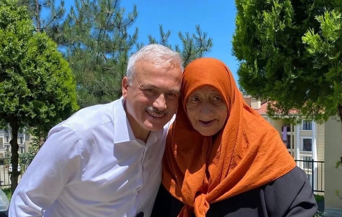 Aksaray’ın geçmiş dönem Valisi Mehmet Ali Kumbuzoğlu’nun annesi Firdevs Kumbuzoğlu