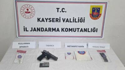 Kayseri'de jandarma ekiplerince düzenlenen uyuşturucu operasyonunda 1 şüpheli gözaltına alındı.