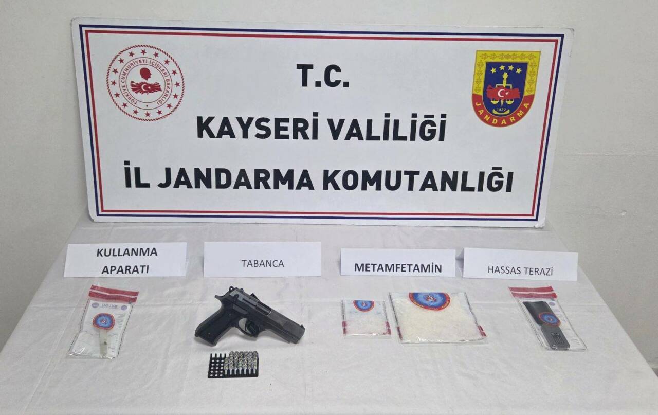 Kayseri'de jandarma ekiplerince düzenlenen uyuşturucu operasyonunda 1 şüpheli gözaltına alındı.