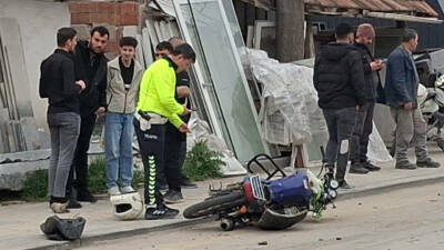 Ankara'nın Beypazarı ilçesinde 3 aracın karıştığı trafik kazasında 3 kişi