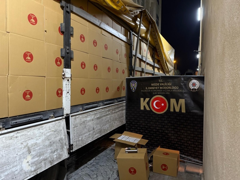 Niğde'de 11 milyon 700 bin makaron (filtreli sigara kağıdı) ve