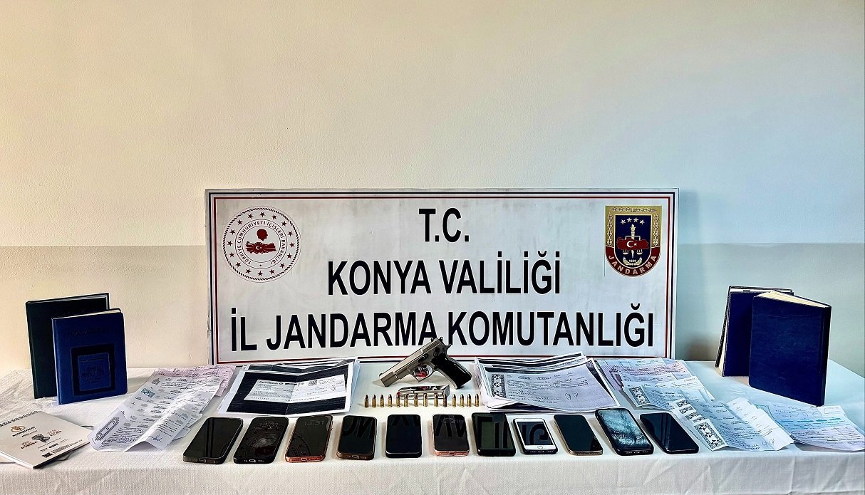 Konya'nın Karatay ilçesinde tefecilik yaptığı öne sürülen 12 şüpheli gözaltına