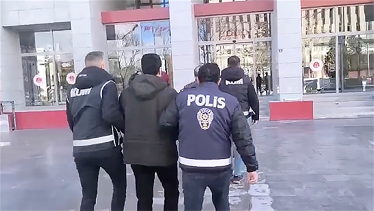 Erzurum'da yapay zekayla kimlik fotoğrafını değiştirip "joker" adayları ehliyet sınavına