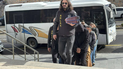 Nevşehir'in Kozaklı ilçesinde düzenlenen fuhuş operasyonunda gözaltına alınan 8 zanlıdan