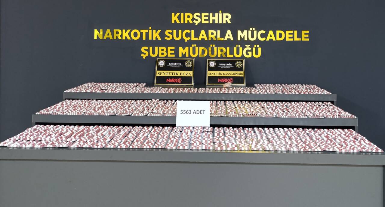 Kırşehir'de düzenlenen uyuşturucu operasyonunda 5 bin 563 sentetik uyuşturucu hap