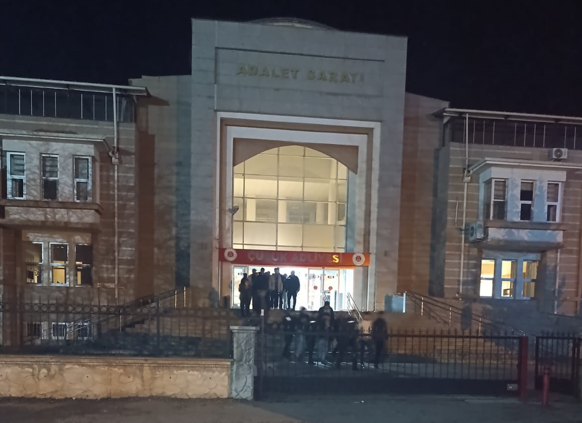 Ankara'nın Çubuk ilçesinde 9 kişinin yaralandığı taşlı, sopalı ve bıçaklı