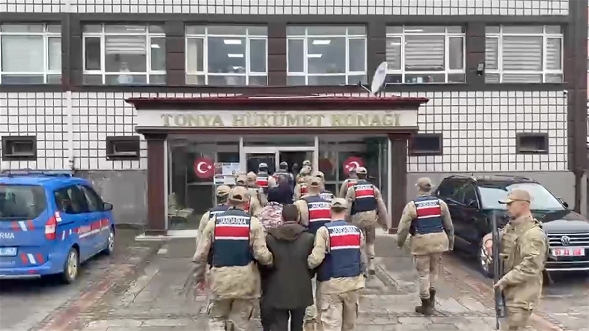 İçişleri Bakanlığı, suç örgütlerine yönelik 12 ilde düzenlenen operasyonlarda gözaltına