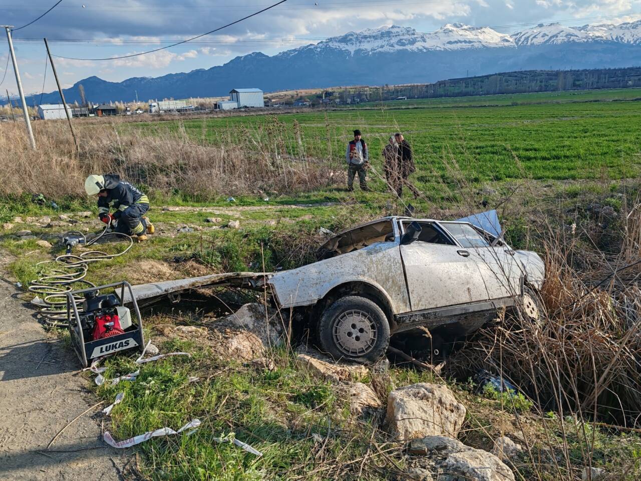 Konya'nın Seydişehir ilçesinde otomobilin devrilmesi sonucu 1 kişi öldü, 1