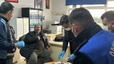 Eskişehir'in Odunpazarı ilçesinde zabıta ekiplerince yakalanan dilencinin üzerinden 30 bin