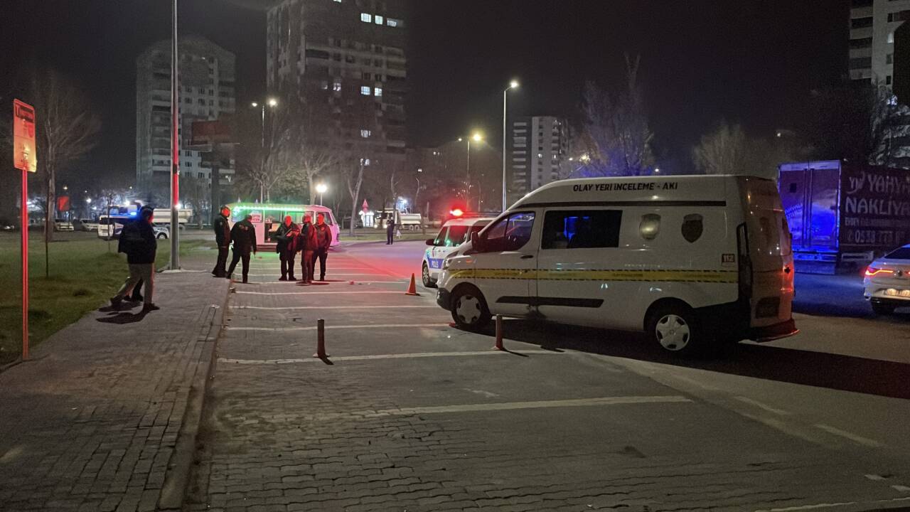 Kayseri'de iki grubun birbirine tüfek, bıçak ve sopalarla saldırdığı kavgada