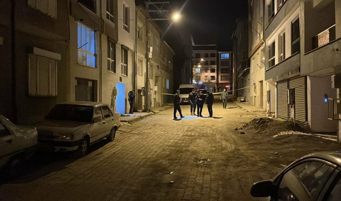 Eskişehir'in Odunpazarı ilçesinde çıkan silahlı kavgada 1 kişi yaralandı, 3