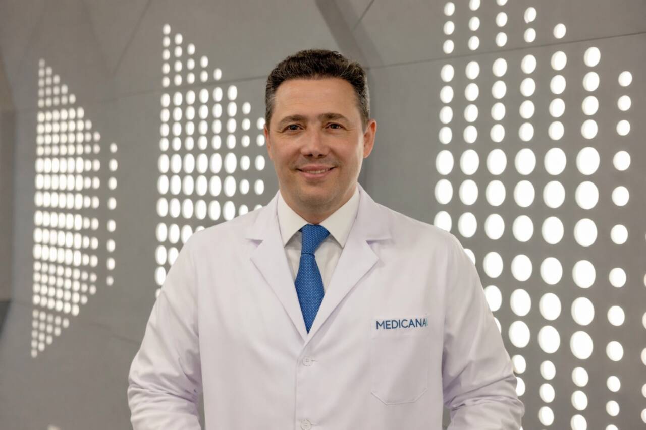 Medicana Ataşehir Hastanesi Medikal Onkoloji Uzmanı Doç. Dr. Levent Emirzeoğlu,