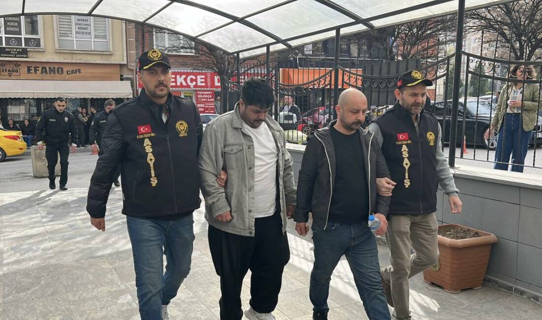  Eskişehir'in Tepebaşı ilçesinde 2 grup arasında çıkan kavgada 5 kişi