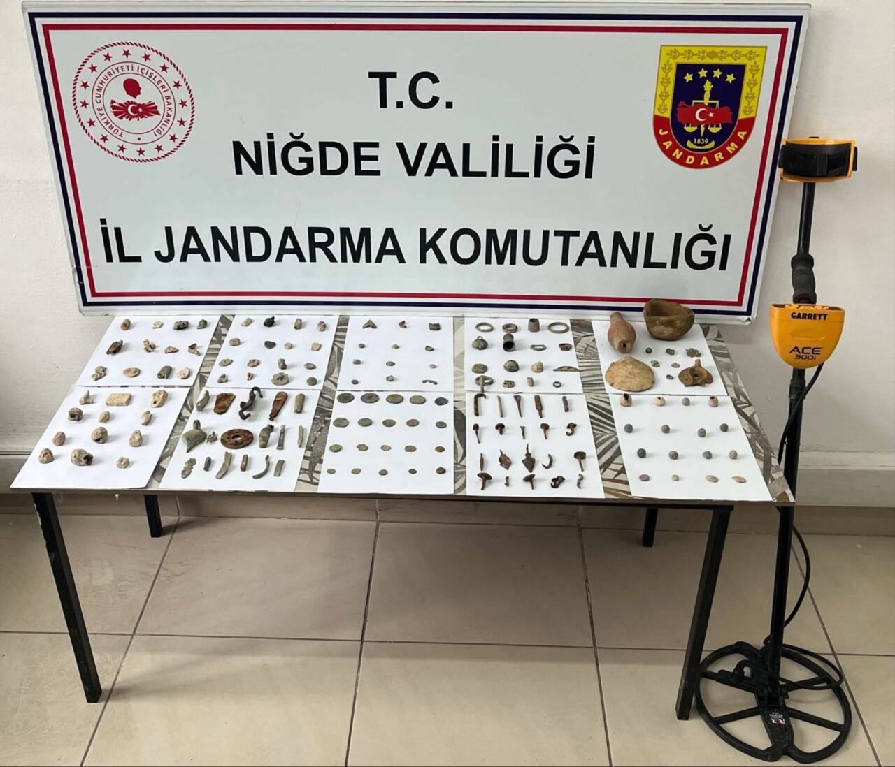 Niğde'nin Ulukışla ilçesinde düzenlenen tarihi eser kaçakçılığı operasyonunda 1 şüpheli
