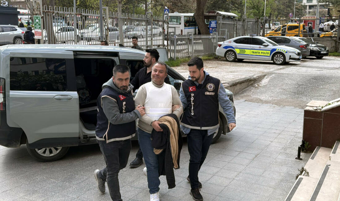 Kırıkkale'nin Karakeçili ilçesinde, garajda tüfekle belediye çalışanını öldüren şüpheli, saklandığı
