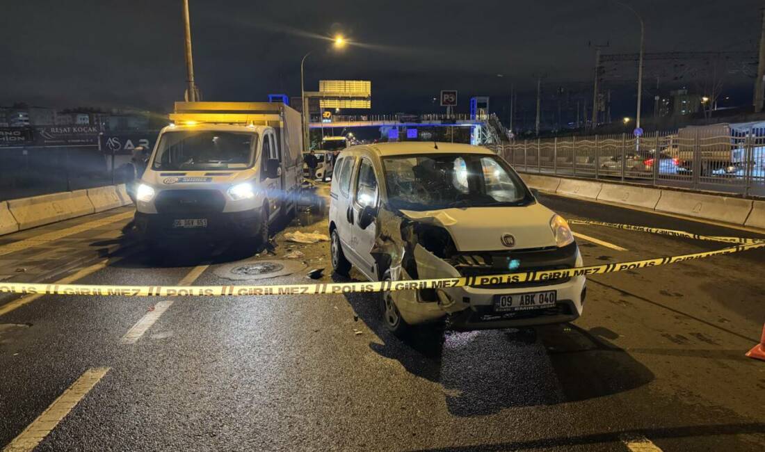 Ankara'nın Çankaya ilçesinde hafif ticari araçla çarpışan motosikletin sürücüsü ağır