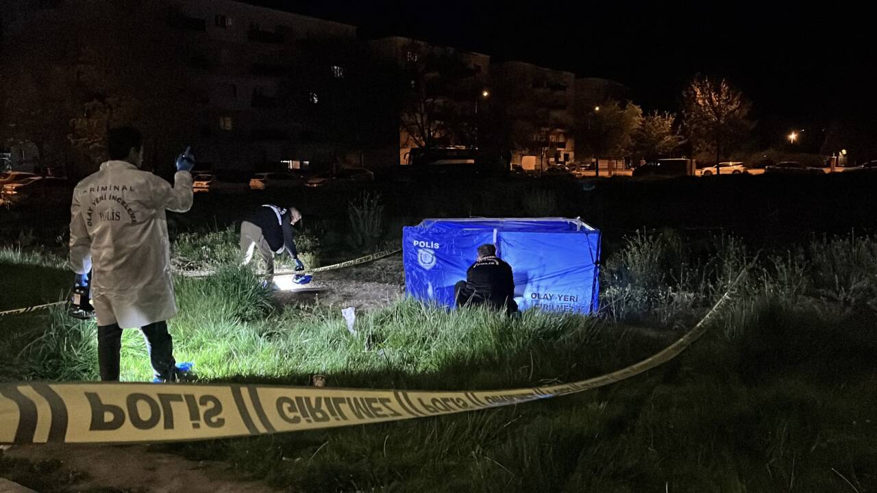 Eskişehir'in Tepebaşı ilçesinde çıkan bıçaklı kavgada 1 kişi öldü, 1