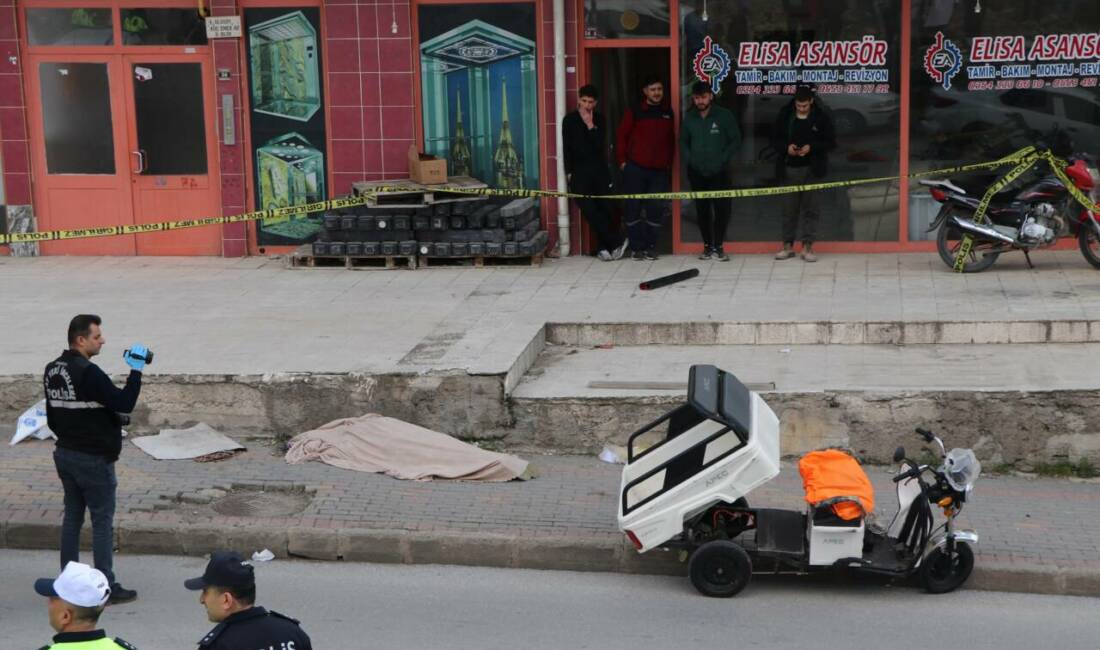 Yozgat'ta 3 tekerlekli elektrikli motosikletin devrilmesi sonucu sürücü hayatını kaybetti.