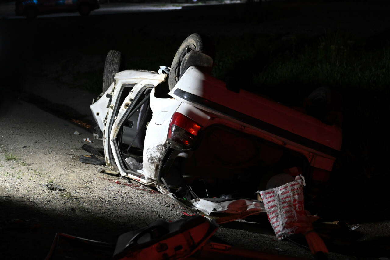 Ankara'nın Gölbaşı ilçesinde kontrolden çıkarak takla atan otomobildeki 1 kişi