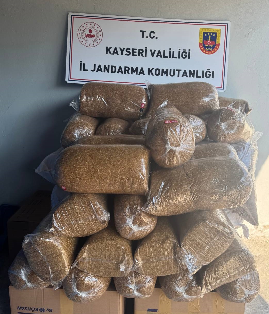 Kayseri'nin Pınarbaşı ilçesinde 350 kilogram kaçak tütün ele geçirildi, 1