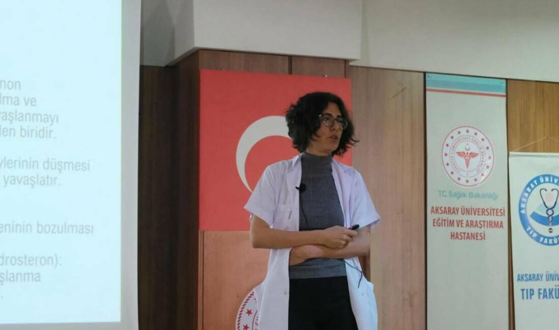 Aksaray Üniversitesi Tıp Fakültesi tarafından düzenlenen panelde, yaşlanan toplumda akut