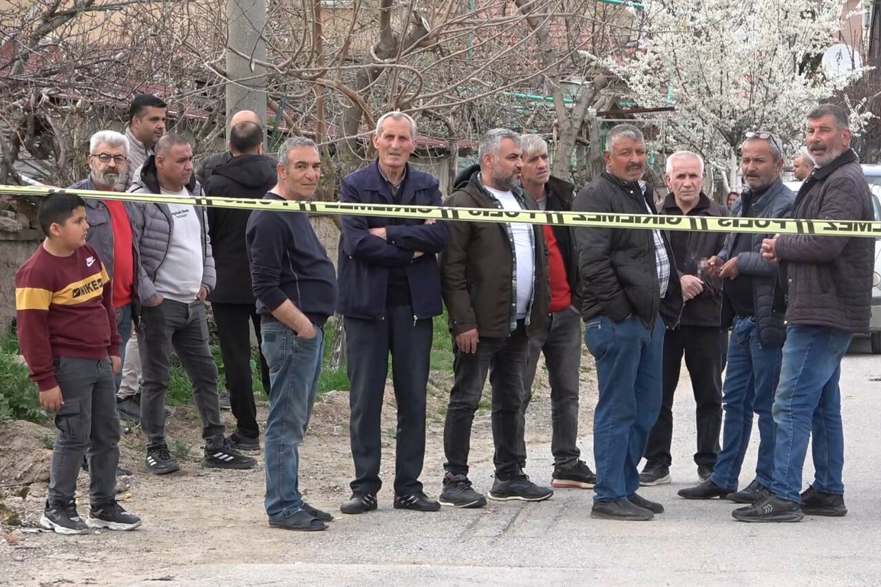 Kırıkkale'de iki kardeş, iddiaya göre kendileri ile annelerini darbeden babalarını